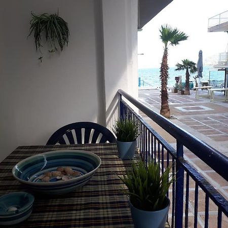 Cozy Seaside Apartment Loutraki Exteriör bild