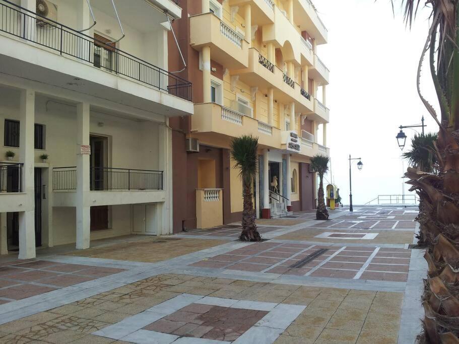 Cozy Seaside Apartment Loutraki Exteriör bild