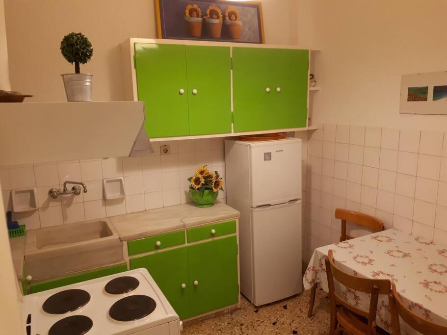 Cozy Seaside Apartment Loutraki Exteriör bild